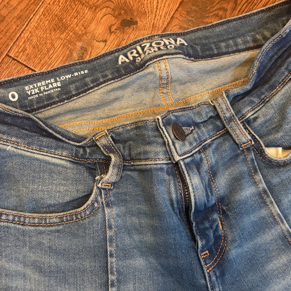 Women's Extreme Low-Rise Y2K Flare Arizona Jeans - Picture 2 of 3